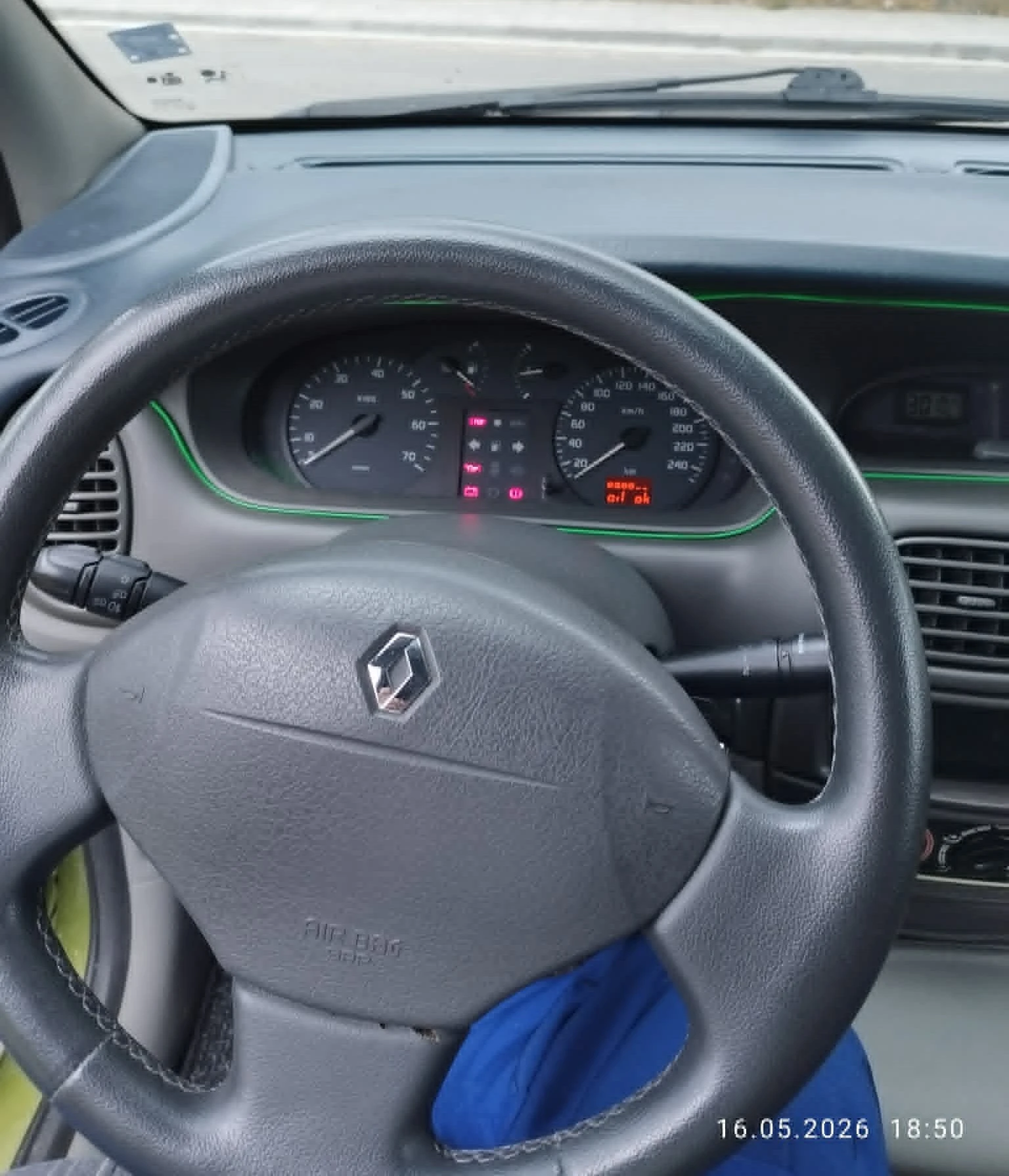 Renault Scenic I (Фейслифт) 1.9tdi, снимка 5 - Автомобили и джипове - 54640812