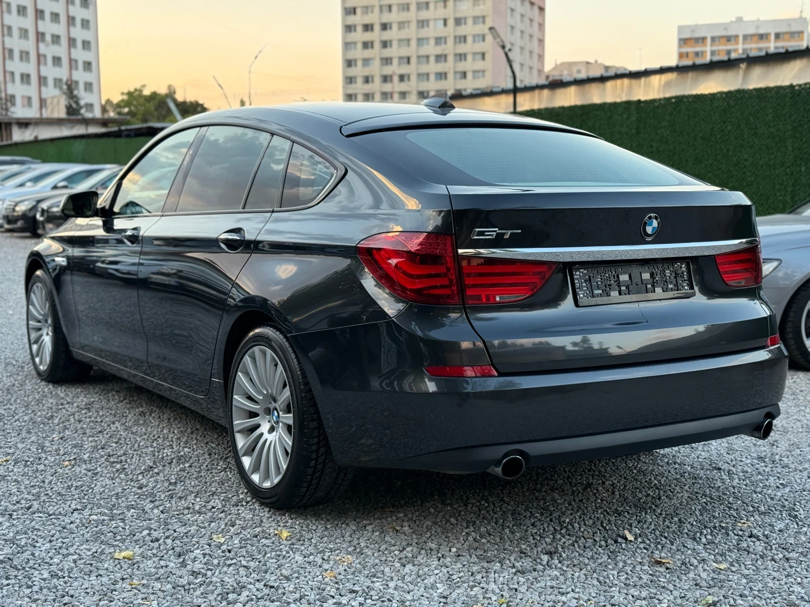BMW 5 Gran Turismo 535i/xDrive/Монитори/Швейцария, снимка 5 - Автомобили и джипове - 54597968