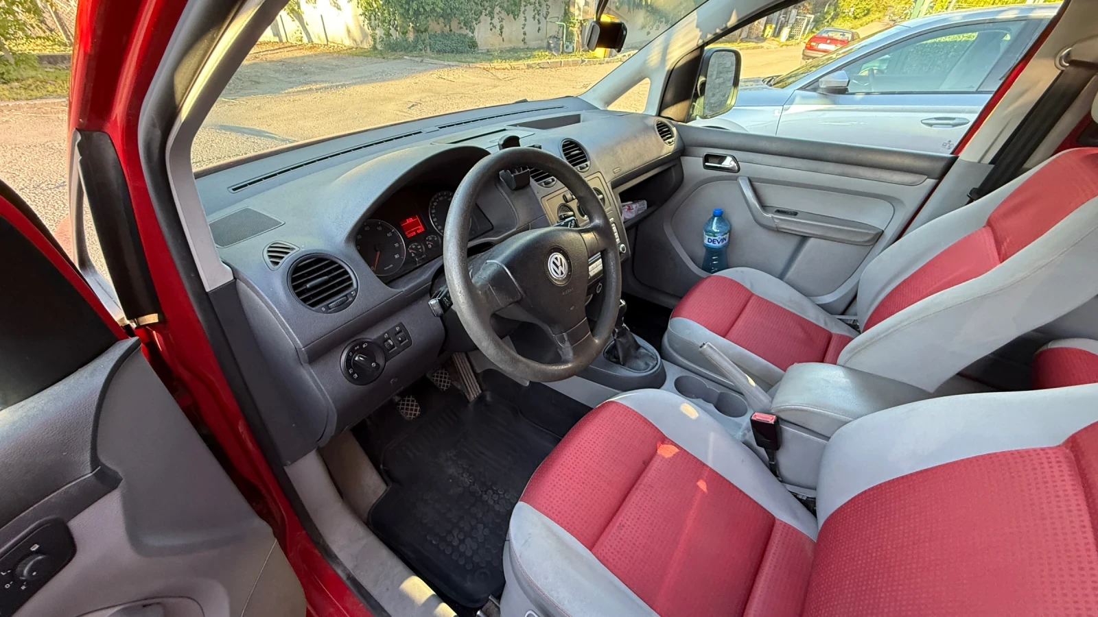 VW Caddy, снимка 5 - Автомобили и джипове - 54663045