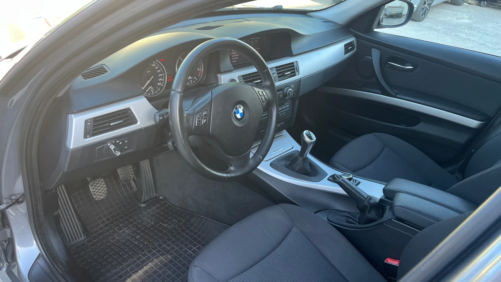 BMW 320 2.0D XDrive 177ks , снимка 14 - Автомобили и джипове - 54904354