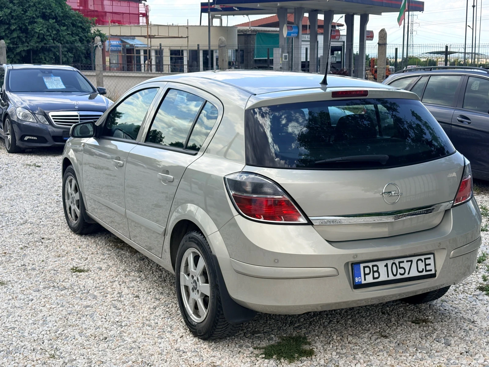 Opel Astra 1.4 i Avtomatic, снимка 8 - Автомобили и джипове - 55154594