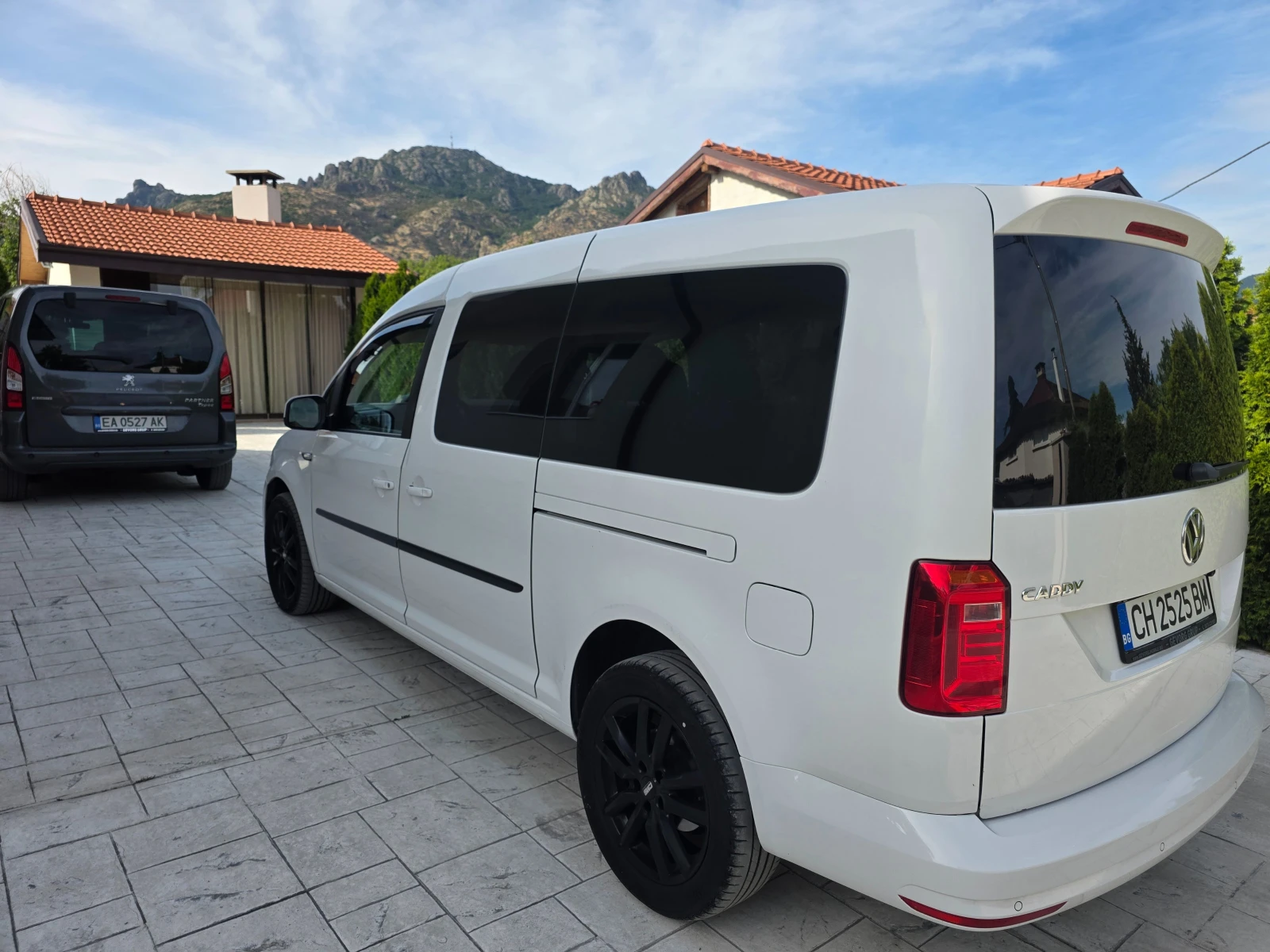 VW Caddy 2.0 TDI MAXI .AVTO НАПЪЛНО ОБСЛУЖЕН , снимка 8 - Автомобили и джипове - 55212145