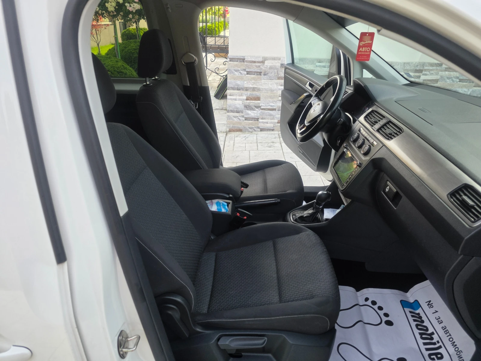 VW Caddy 2.0 TDI MAXI .AVTO НАПЪЛНО ОБСЛУЖЕН , снимка 14 - Автомобили и джипове - 55212145