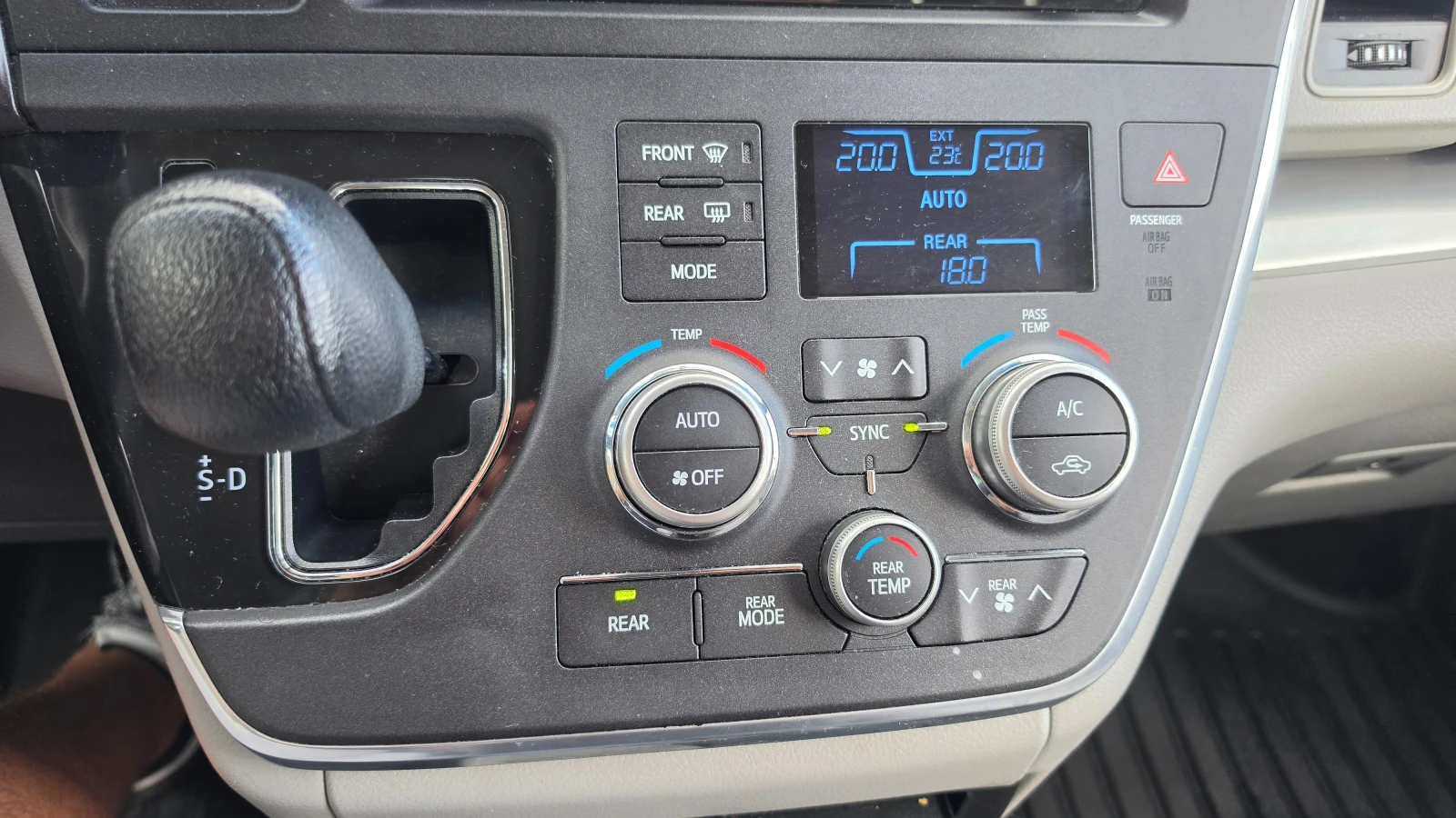 Toyota Sienna * 5dr 7 Pass FWD* ���������� ��� ������������*  | Mobile.bg � ����������� 13