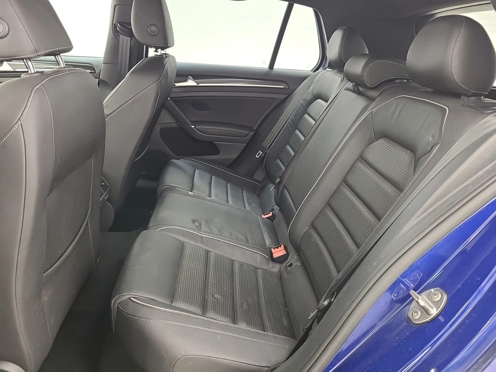 VW Golf R DSG / ГЕНЕРАЦИЯ / ПОДГРЕВИ / АВТОКРЕДИТ  , снимка 13 - Автомобили и джипове - 56116654