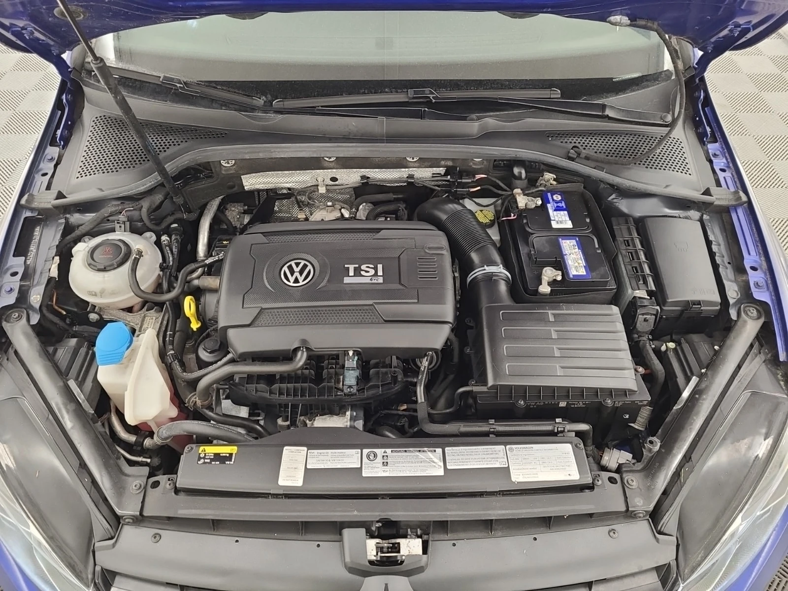 VW Golf R DSG / ГЕНЕРАЦИЯ / ПОДГРЕВИ / АВТОКРЕДИТ  , снимка 16 - Автомобили и джипове - 56116654