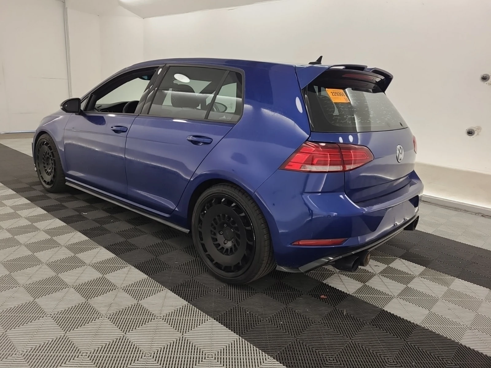 VW Golf R DSG / ГЕНЕРАЦИЯ / ПОДГРЕВИ / АВТОКРЕДИТ  , снимка 4 - Автомобили и джипове - 56116654