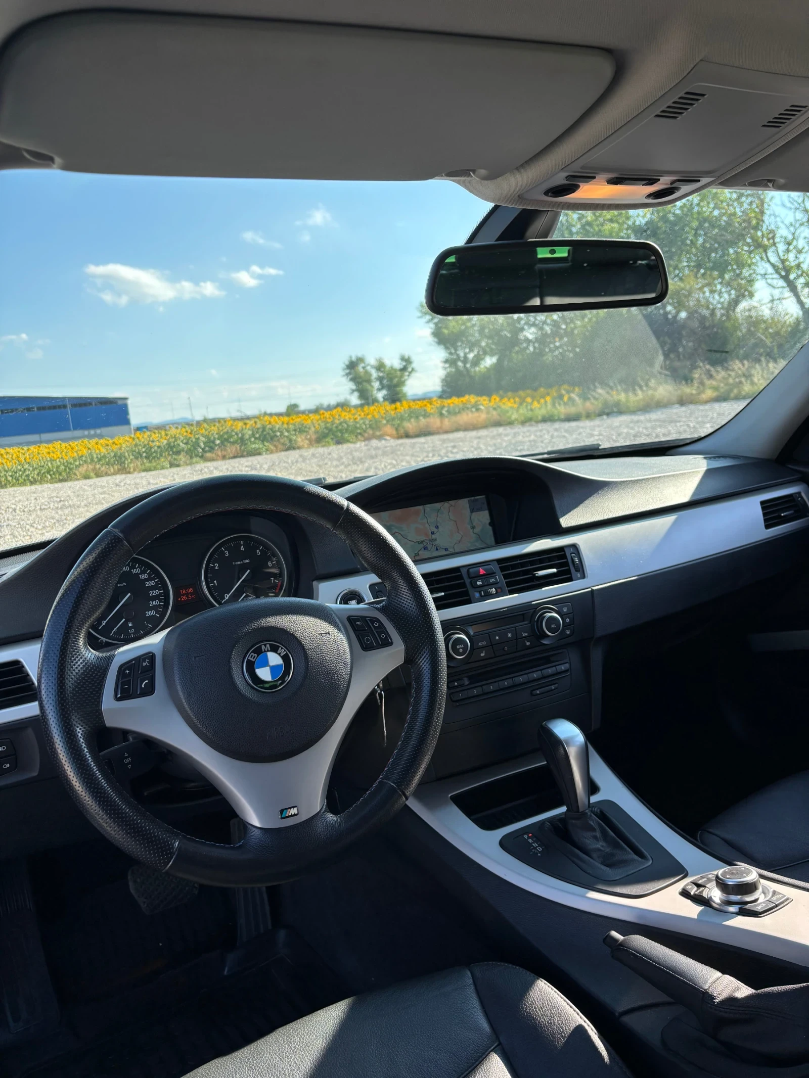 BMW 325 i Facelift , снимка 7 - Автомобили и джипове - 56184122