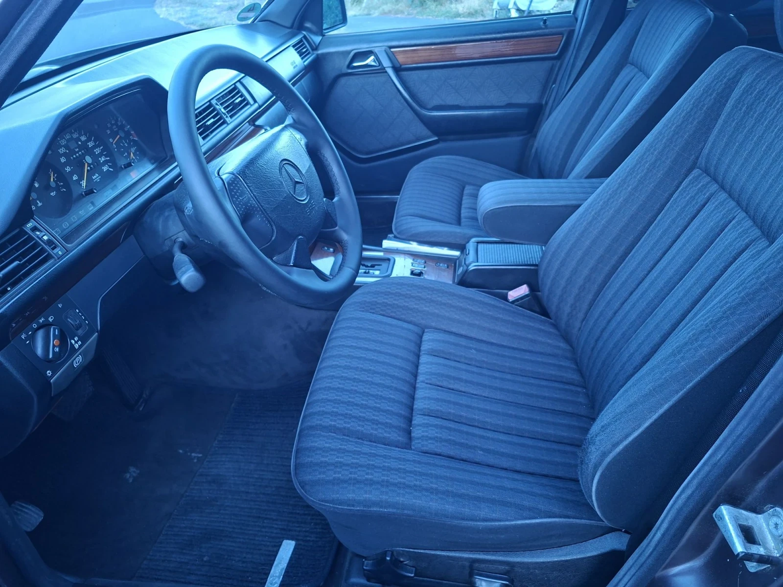 Mercedes-Benz E 280, снимка 13 - Автомобили и джипове - 56341453