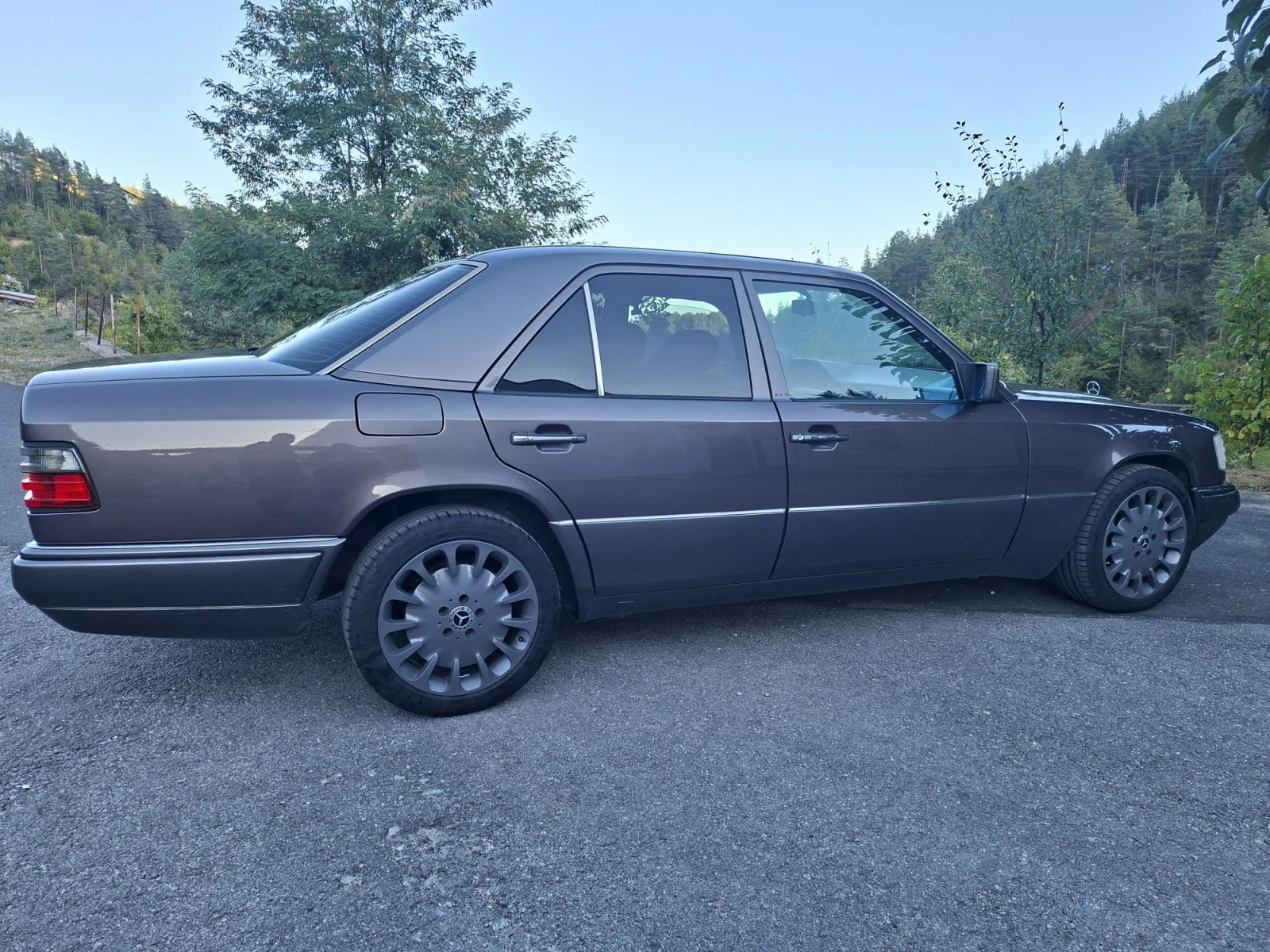 Mercedes-Benz E 280, снимка 9 - Автомобили и джипове - 56341453