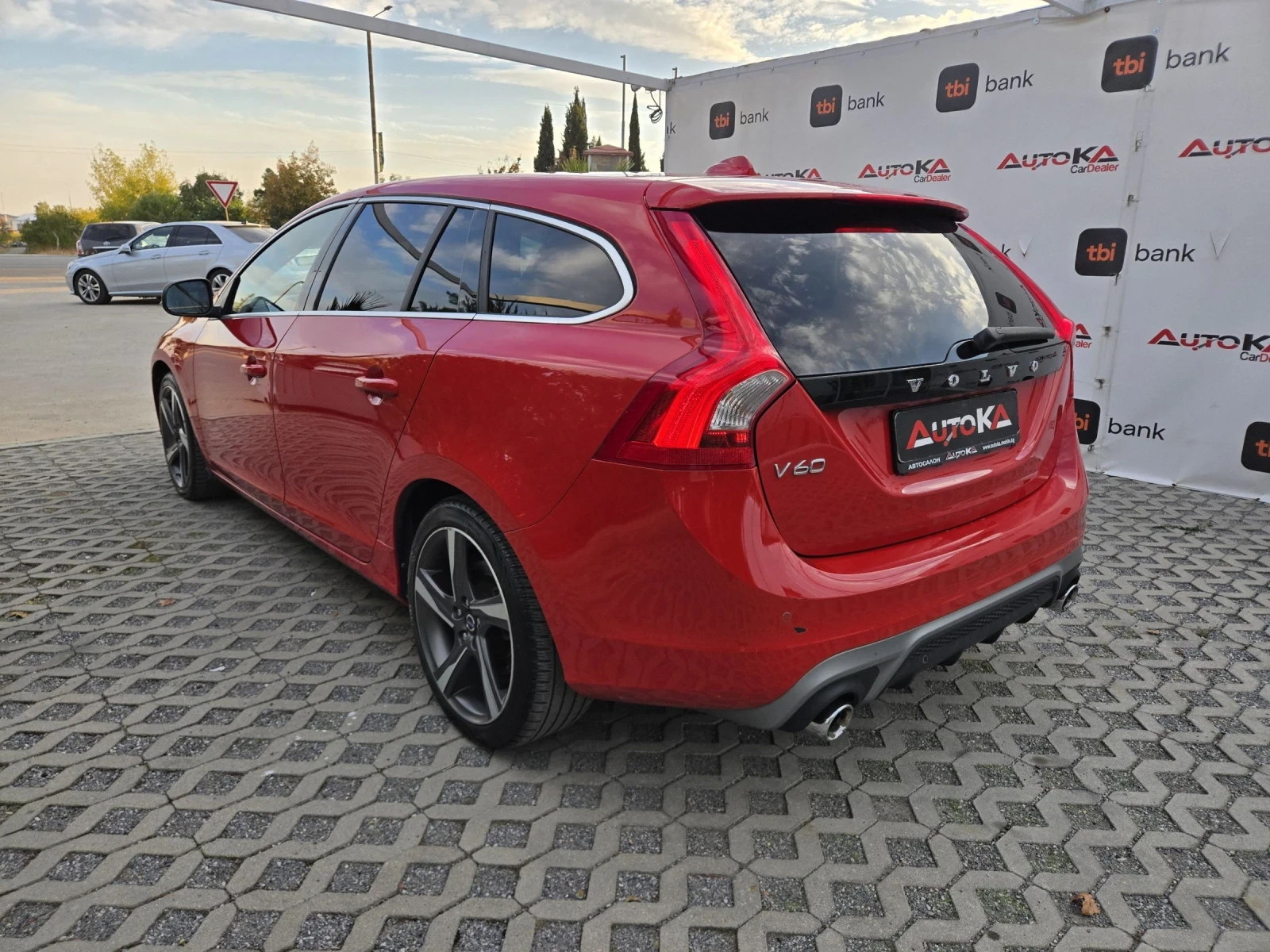 Volvo V60 2.0D-136��= �������= R-Design= 162.000��= D5 | Mobile.bg � ����������� 5