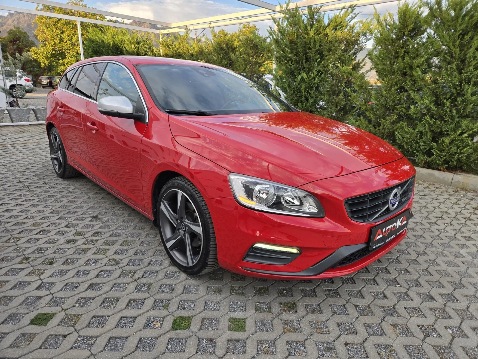 Volvo V60 2.0D-136��= �������= R-Design= 162.000��= D5 | Mobile.bg � ����������� 2
