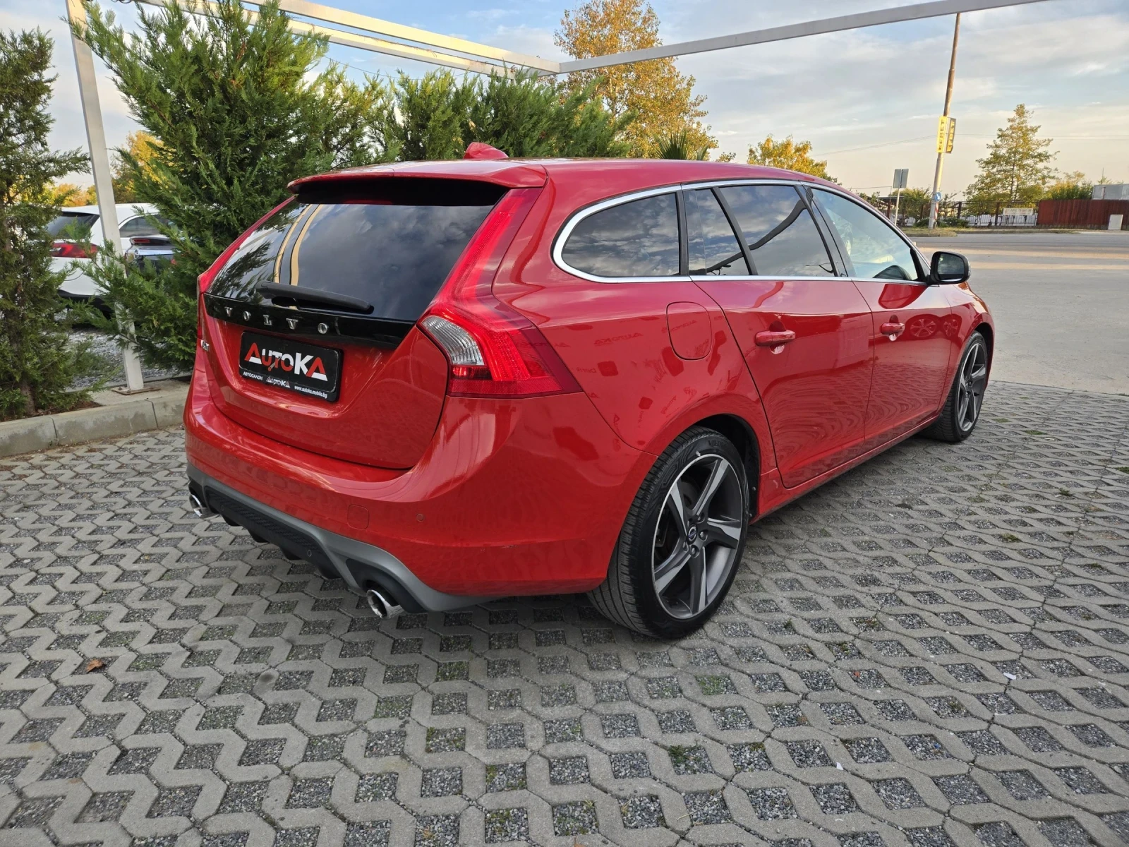 Volvo V60 2.0D-136��= �������= R-Design= 162.000��= D5 | Mobile.bg � ����������� 3