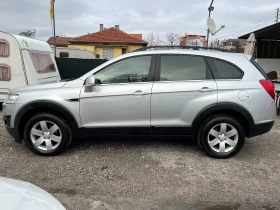 Chevrolet Captiva 2.4i 4WD/Фейслифт/7-Местна/Нави/Кожа/ТОП СЪСТОЯНИЕ, снимка 2