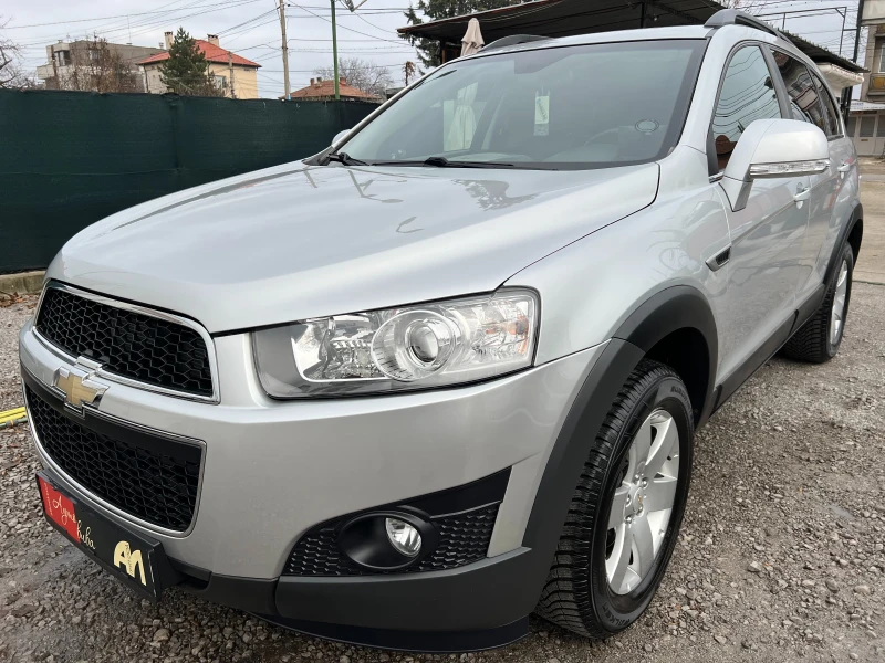 Chevrolet Captiva 2.4i 4WD/Фейслифт/7-Местна/Нави/Кожа/ТОП СЪСТОЯНИЕ, снимка 1 - Автомобили и джипове - 48227422