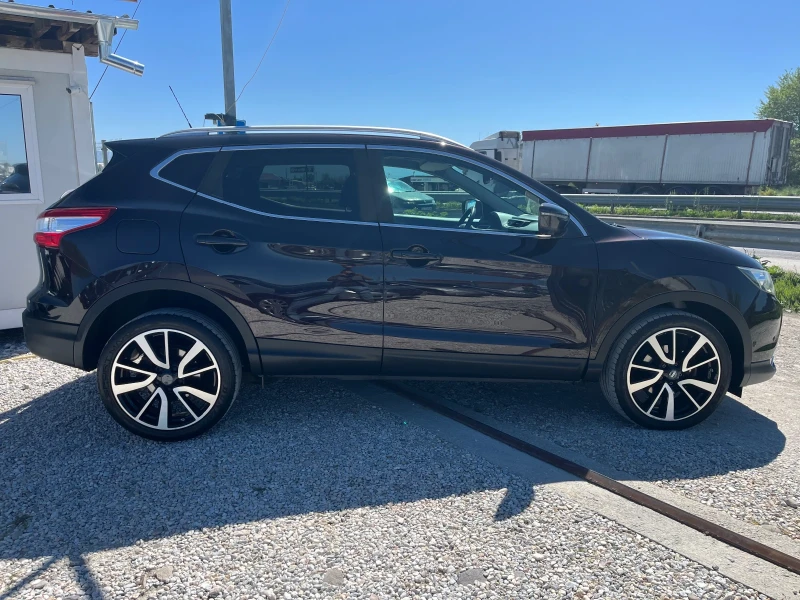 Nissan Qashqai 1.6i 163кс Full Екстри, снимка 4 - Автомобили и джипове - 50083558