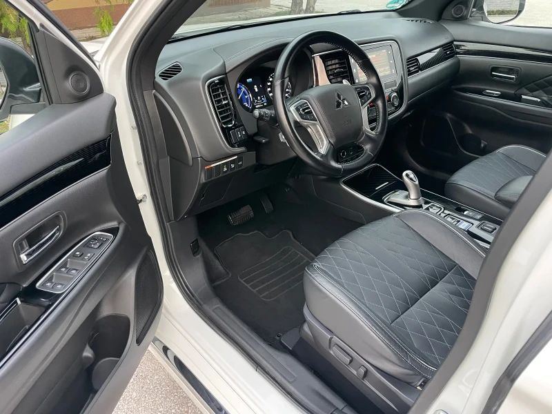 Mitsubishi Outlander PHEV S-AWC FULL ГЕРМАНИЯ, снимка 11 - Автомобили и джипове - 52070908