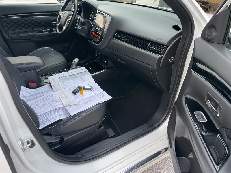 Mitsubishi Outlander PHEV S-AWC FULL ГЕРМАНИЯ, снимка 14 - Автомобили и джипове - 52070908