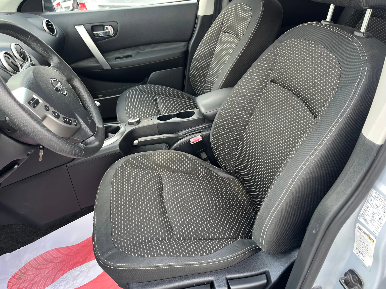Nissan Qashqai 7 места/4x4 - изображение 7