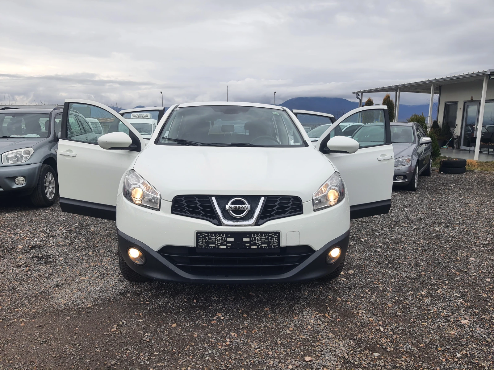 Nissan Qashqai  1.6 facelift - изображение 9