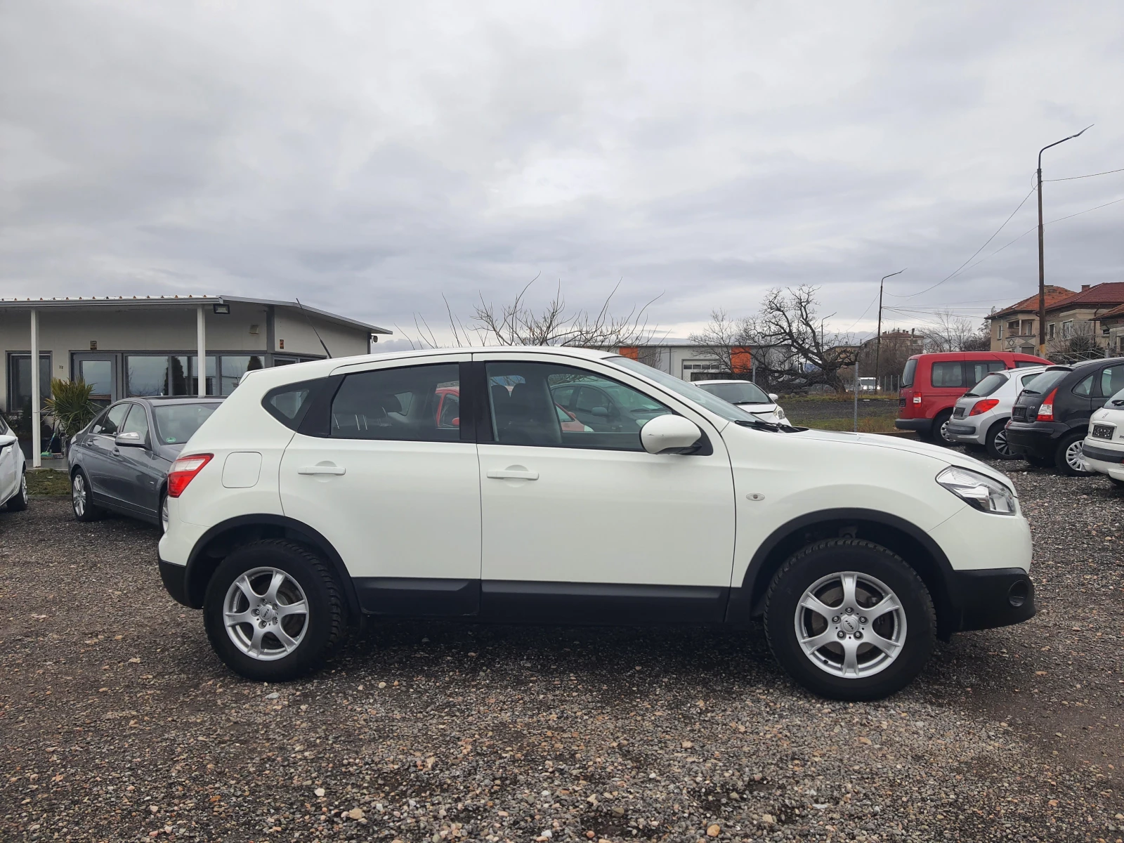 Nissan Qashqai  1.6 facelift - изображение 7