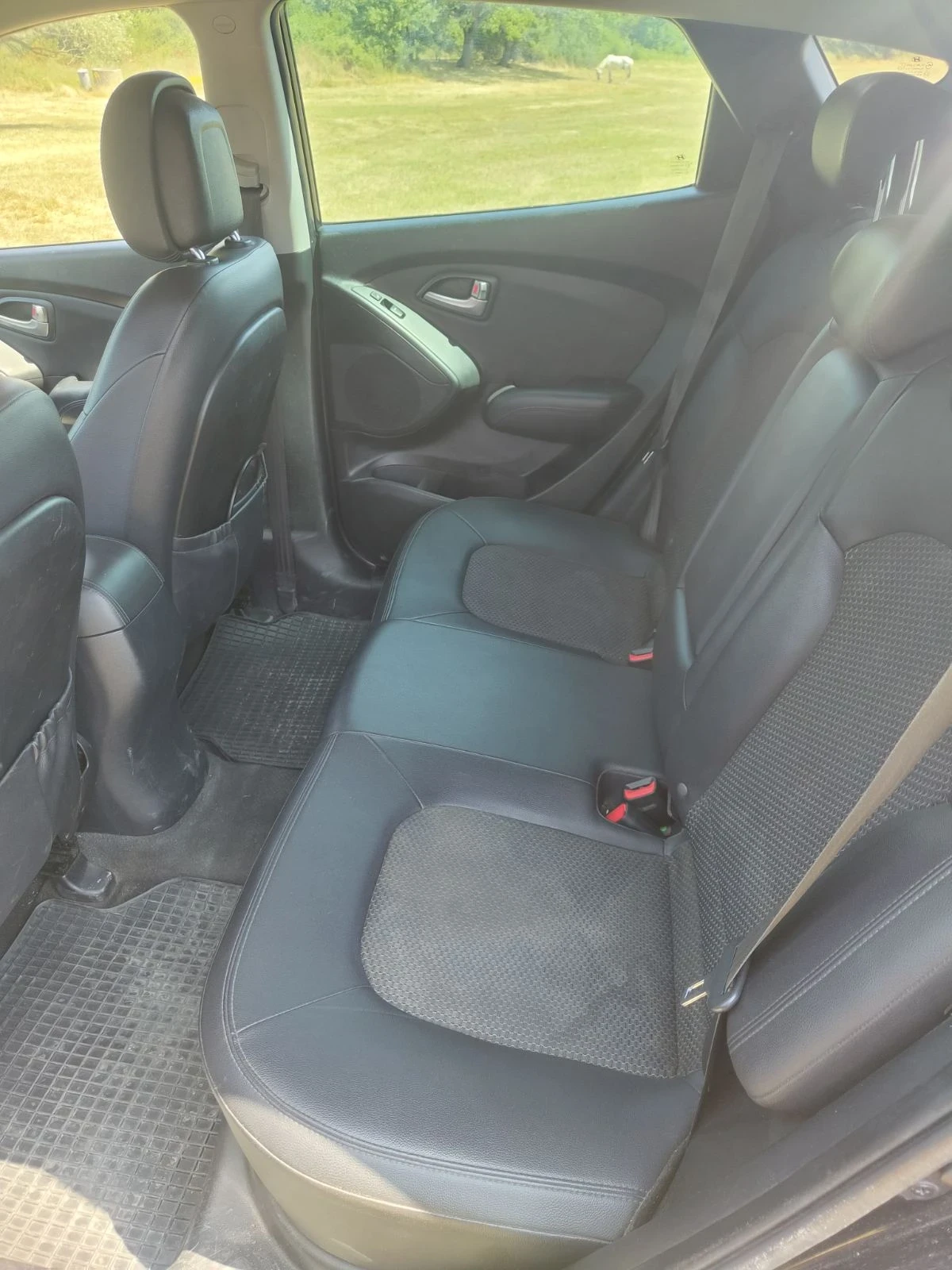 Hyundai IX35 2.0 CRDI 4x4, снимка 12 - Автомобили и джипове - 53902661