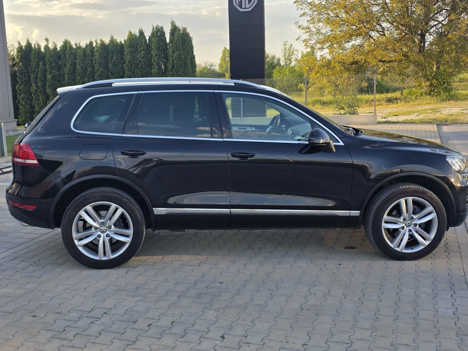 VW Touareg 3.0TDI FULL SERVICE HISTORY , снимка 5 - Автомобили и джипове - 54350602