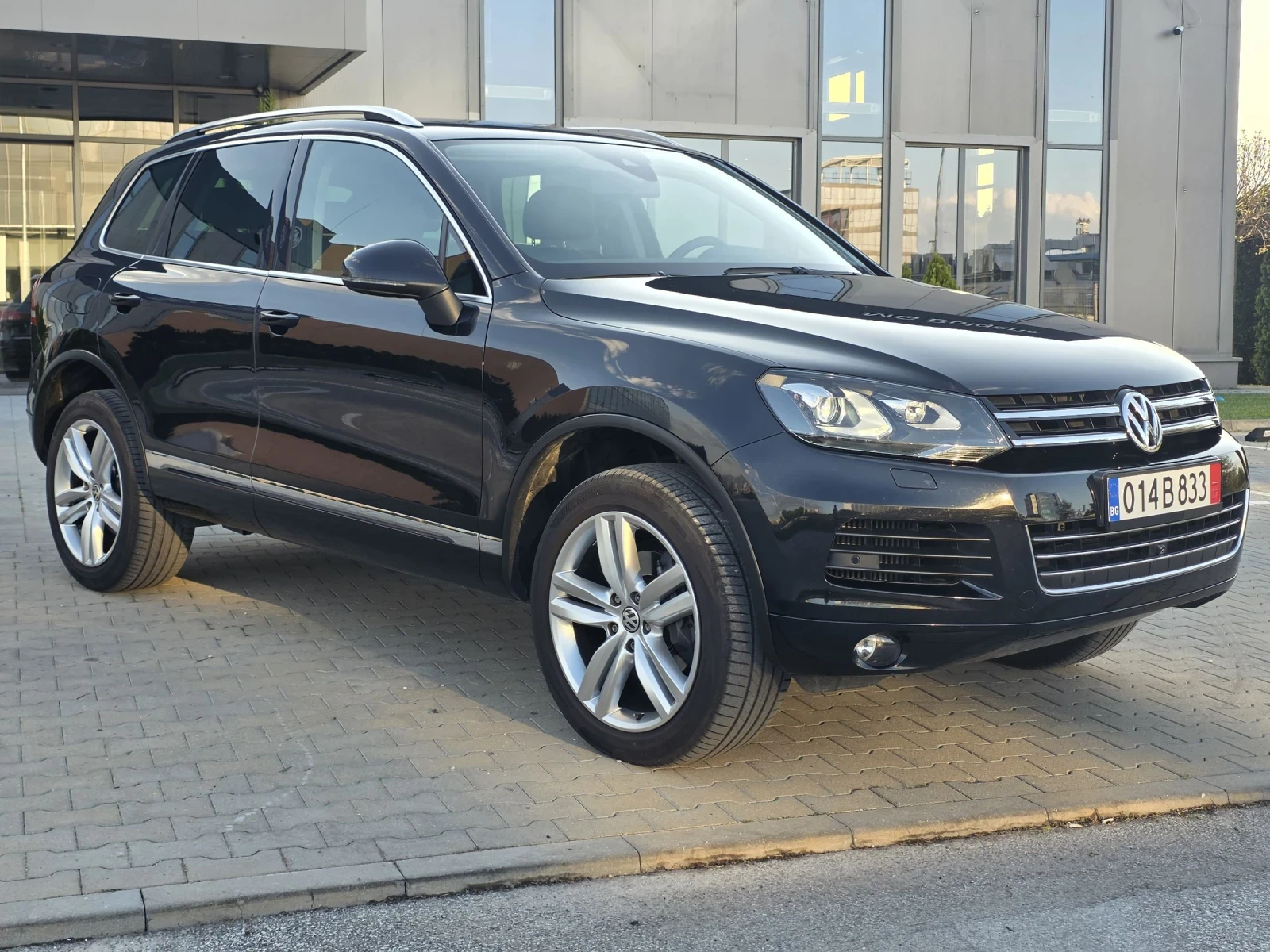 VW Touareg 3.0TDI FULL SERVICE HISTORY , снимка 6 - Автомобили и джипове - 54350602