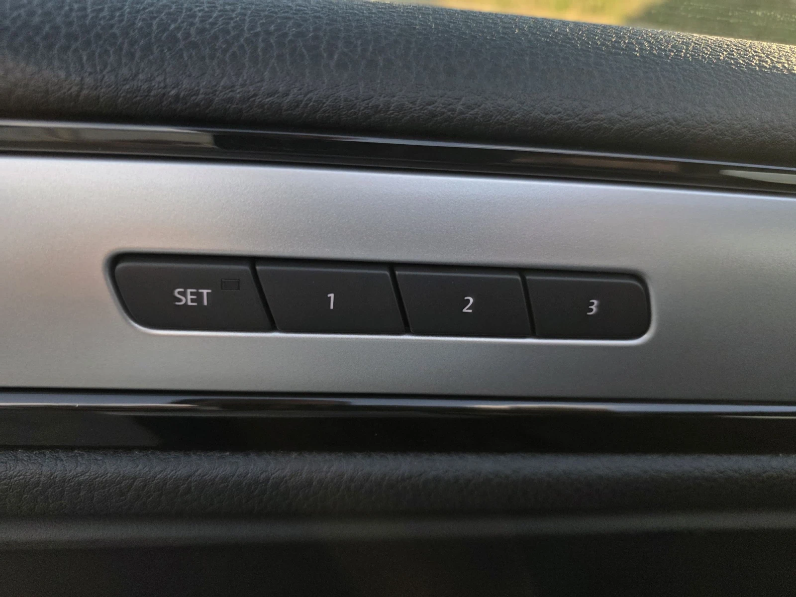 VW Touareg 3.0TDI FULL SERVICE HISTORY , снимка 14 - Автомобили и джипове - 54350602