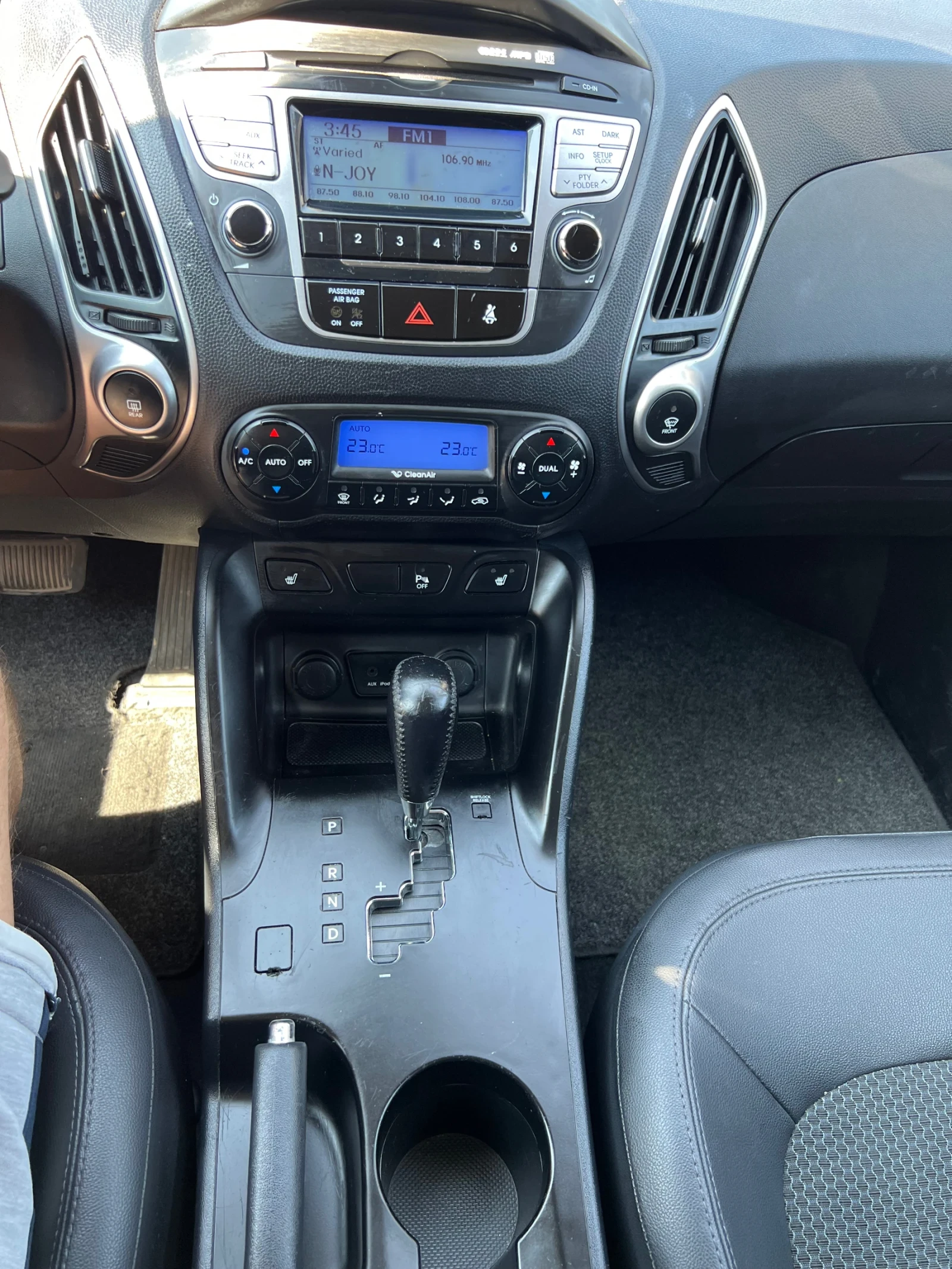 Hyundai IX35 2.0i АВТОМАТИК 4WD , снимка 8 - Автомобили и джипове - 55597632