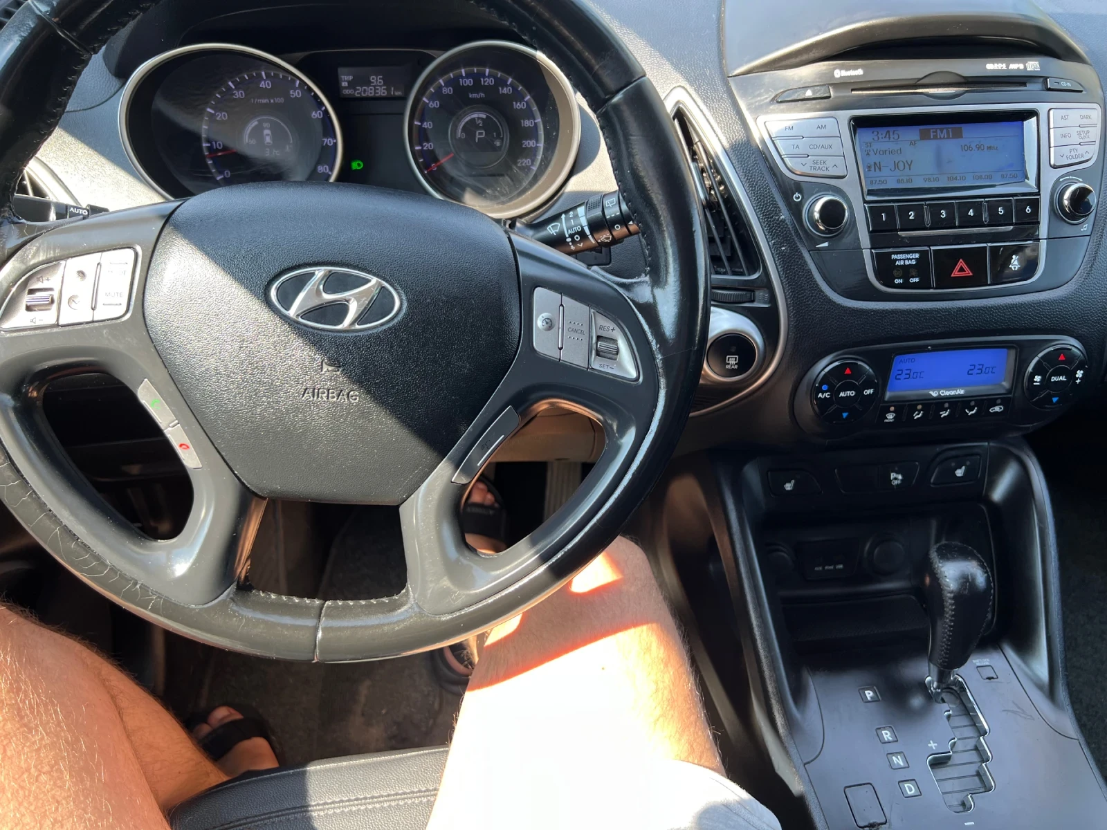Hyundai IX35 2.0i АВТОМАТИК 4WD , снимка 7 - Автомобили и джипове - 55597632