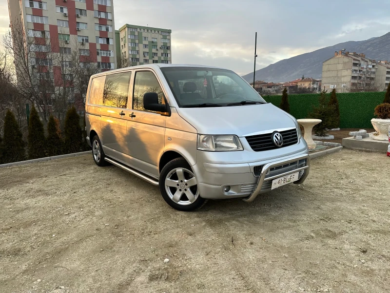 VW T5 Товаропътнически 4+ 1* Климатик* 2.5, снимка 1 - Бусове и автобуси - 48897715