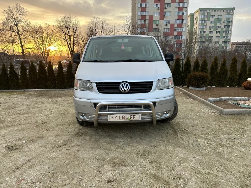 VW T5 Товаропътнически 4+ 1* Климатик* 2.5, снимка 3 - Бусове и автобуси - 48897715