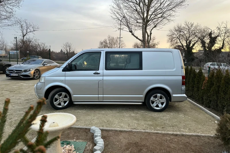 VW T5 Товаропътнически 4+ 1* Климатик* 2.5, снимка 5 - Бусове и автобуси - 48897715