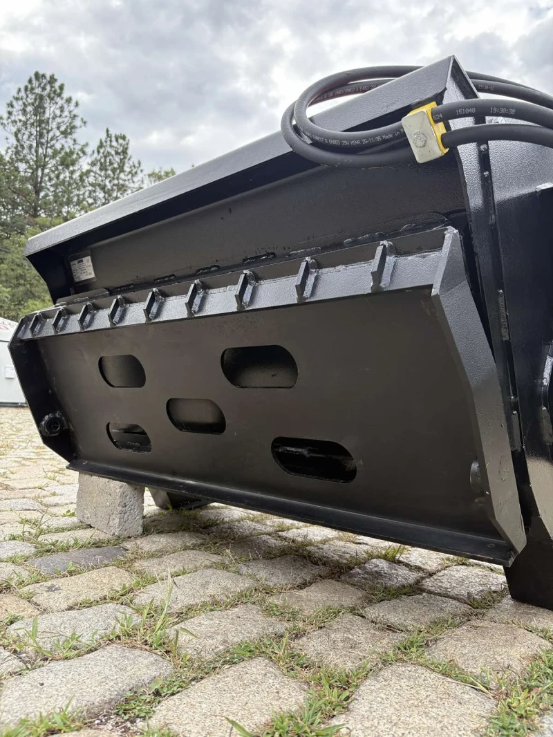 Мини челни товарачи Komatsu, снимка 10 - Индустриална техника - 52033083