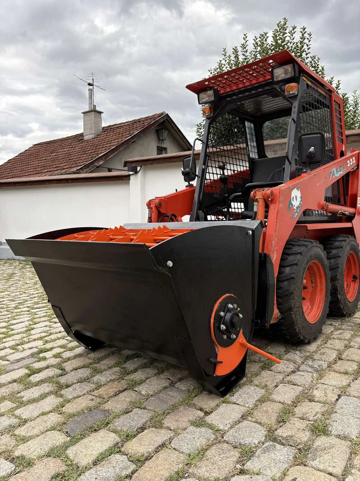 Мини челни товарачи Komatsu, снимка 1