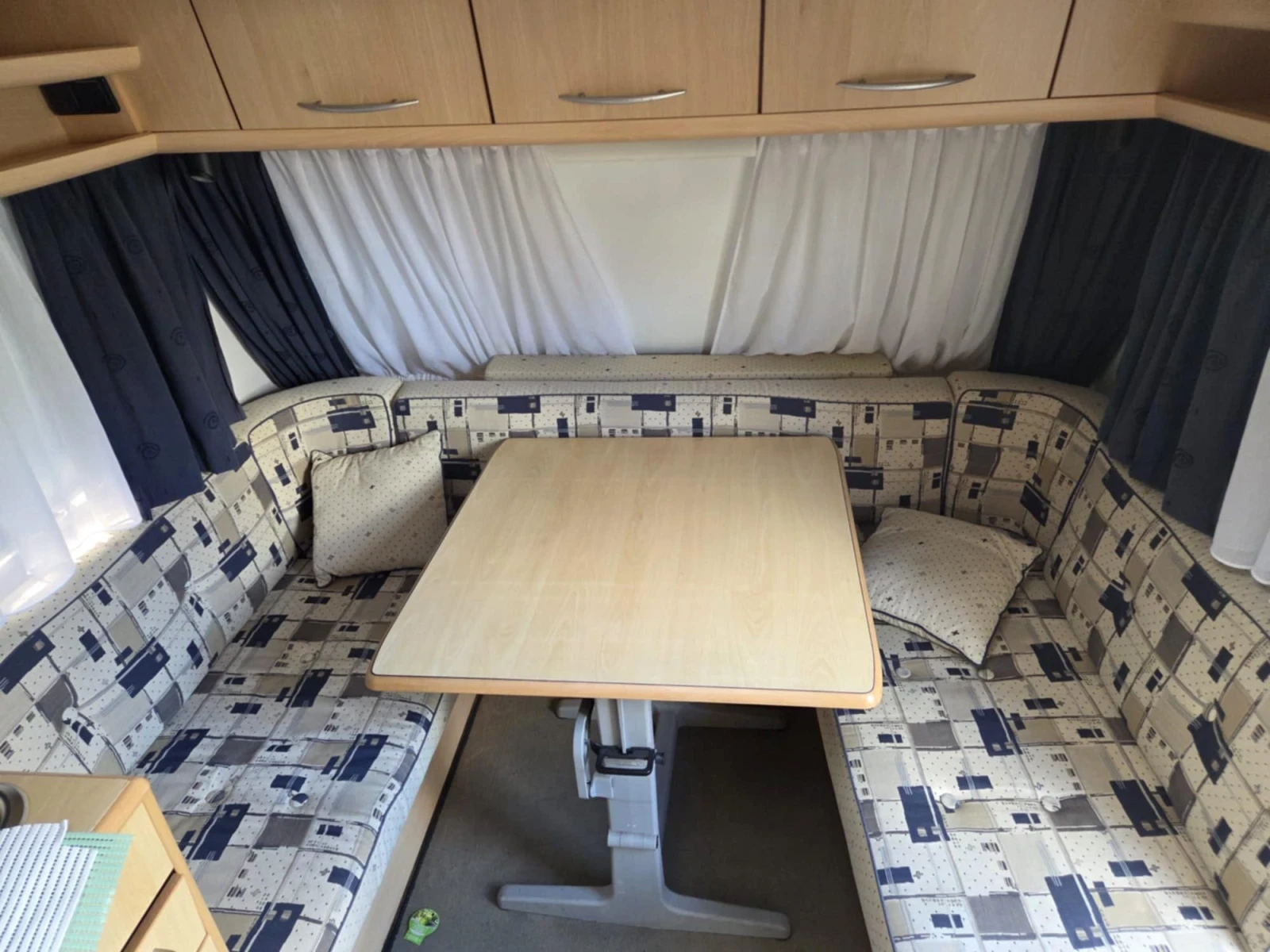 Каравана Chateau 450, снимка 6 - Каравани и кемпери - 54167607