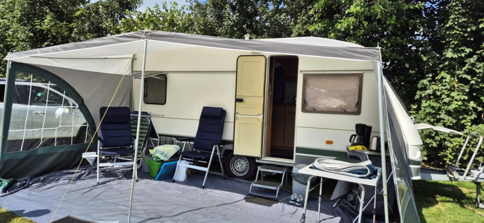 Каравана Chateau 450, снимка 2 - Каравани и кемпери - 54167607