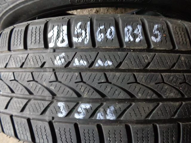 Гуми Зимни 185/60R15, снимка 1 - Гуми и джанти - 16501103