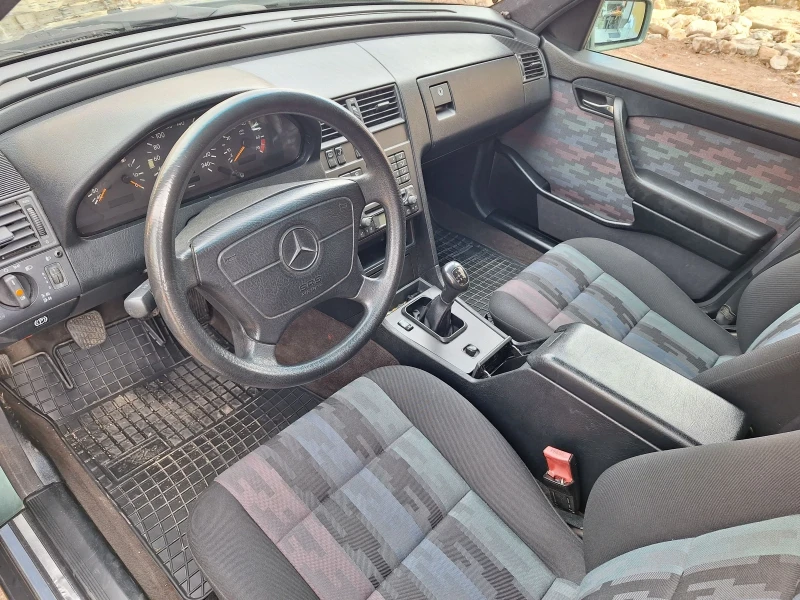 Mercedes-Benz 200, снимка 9 - Автомобили и джипове - 48459541