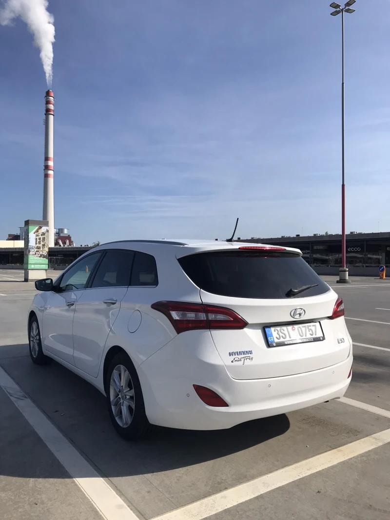 Hyundai I30 1.6 CRDI 16V 110 k.c.Automat-Weekend , снимка 3 - Автомобили и джипове - 47901273