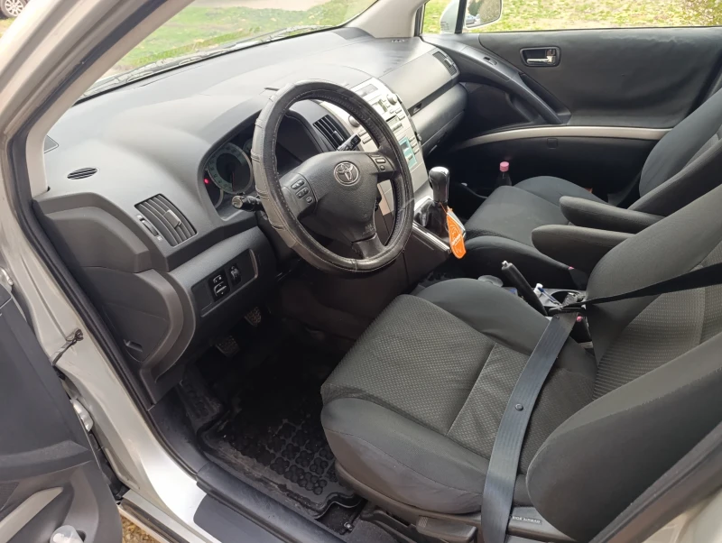 Toyota Corolla verso, снимка 12 - Автомобили и джипове - 48271168