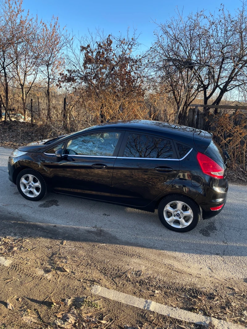 Ford Fiesta, снимка 2 - Автомобили и джипове - 48381530