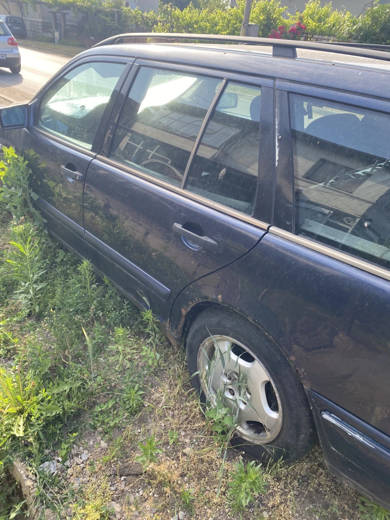 Mercedes-Benz E 200 На Части, снимка 5 - Автомобили и джипове - 52514968