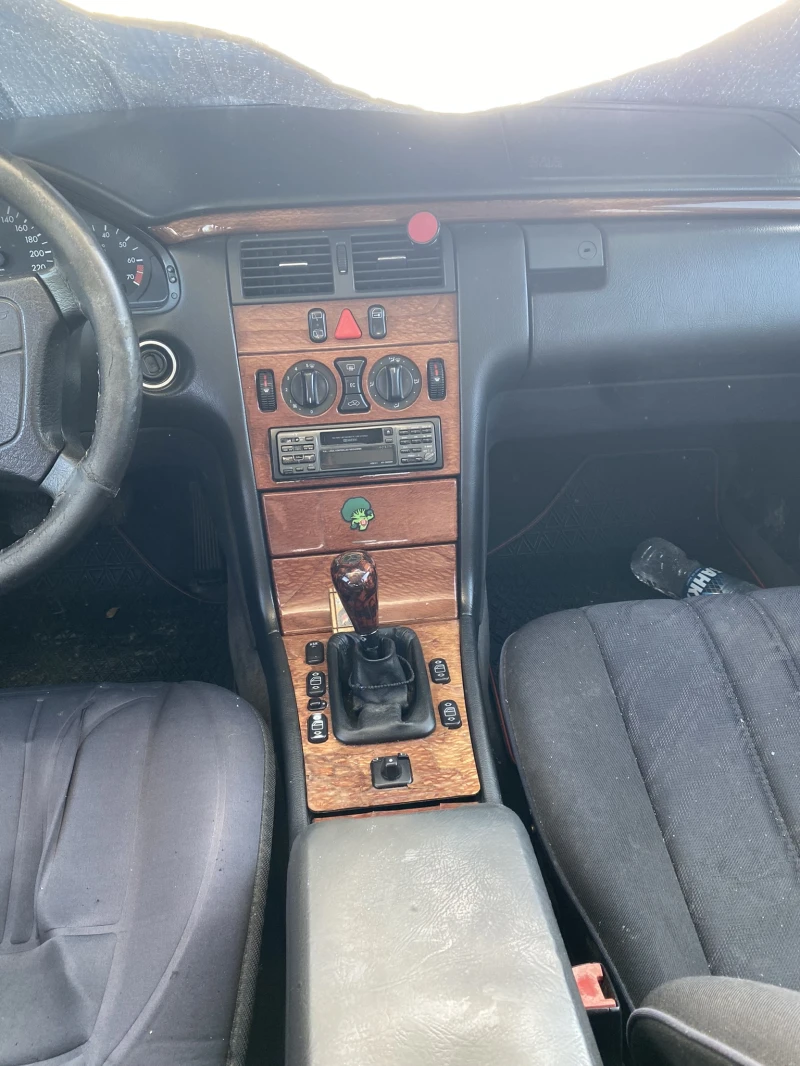 Mercedes-Benz E 200 На Части, снимка 8 - Автомобили и джипове - 52514968