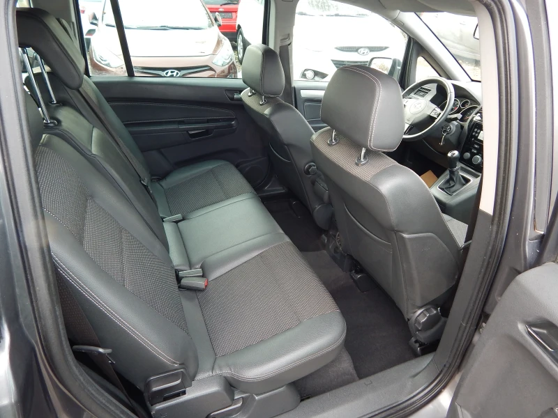 Opel Zafira 1.6Т* ПЕРФЕКТНА* 7места* , снимка 15 - Автомобили и джипове - 52628747