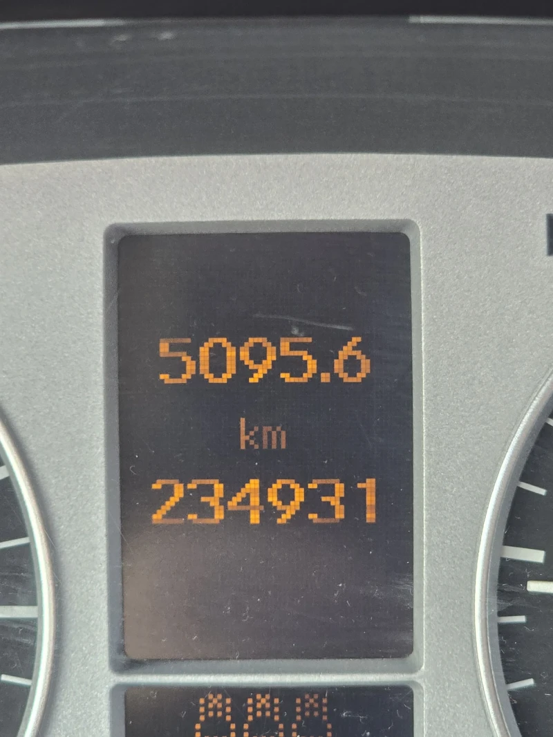 Mercedes-Benz B 180, снимка 14 - Автомобили и джипове - 53340864