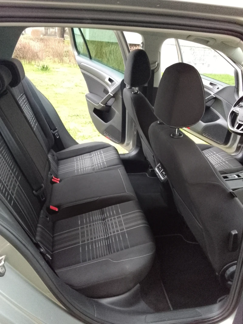 VW Golf 7 1, 6TDI 110HP АВТОМАТИК ГЕРМАНИЯ 100К КМ УНИКАТ, снимка 11 - Автомобили и джипове - 53423626