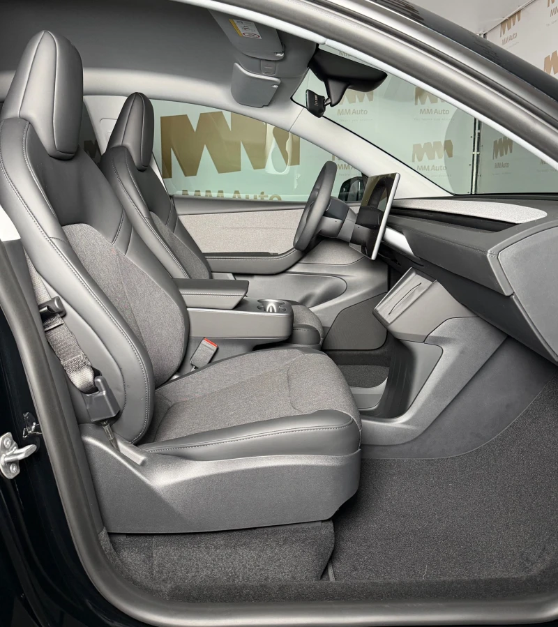 Tesla Model Y Diamond Black, снимка 10 - Автомобили и джипове - 53452110