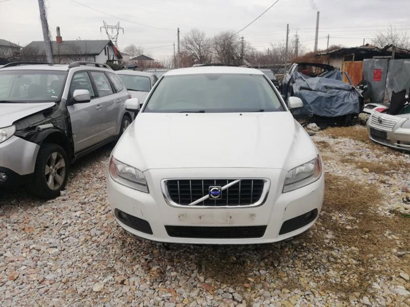 Volvo V70 2БР 2,4d НА ЧАСТИ , снимка 1 - Автомобили и джипове - 24286779